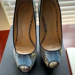 Giuseppe Zanotti Sharon Embossed Leather Peep Toe